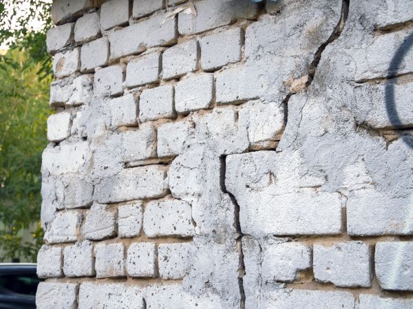 Cracked Brick Wall Repair in Dayton